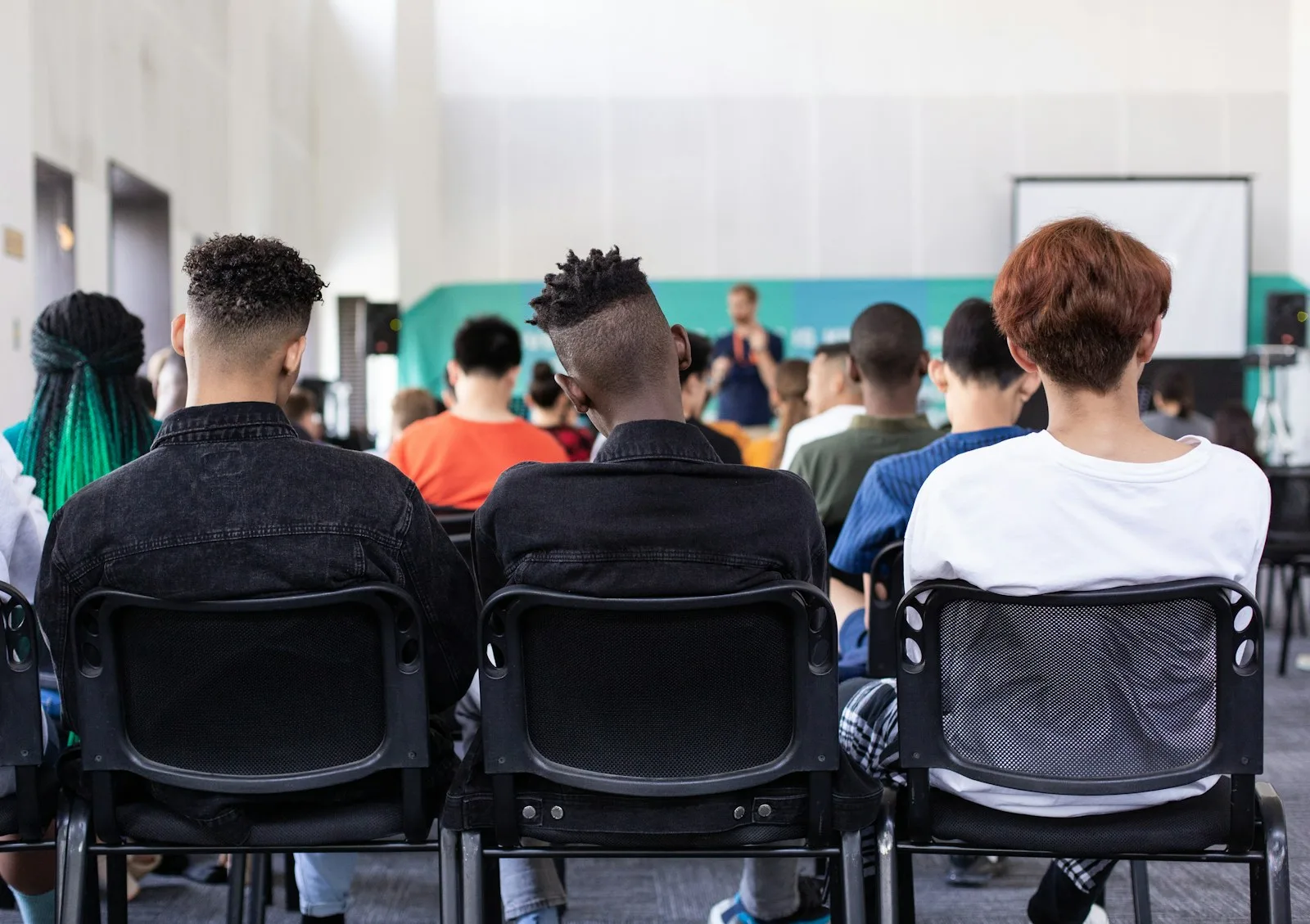 Photo of a group of students studying in a middle school