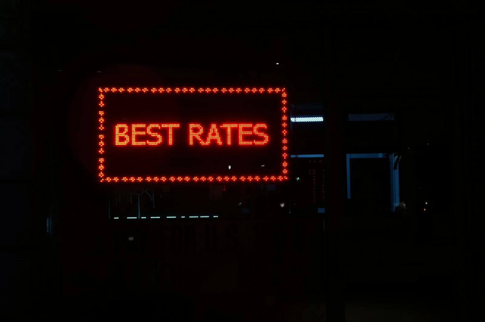 Photo of a light showing the sign “Best Rates”